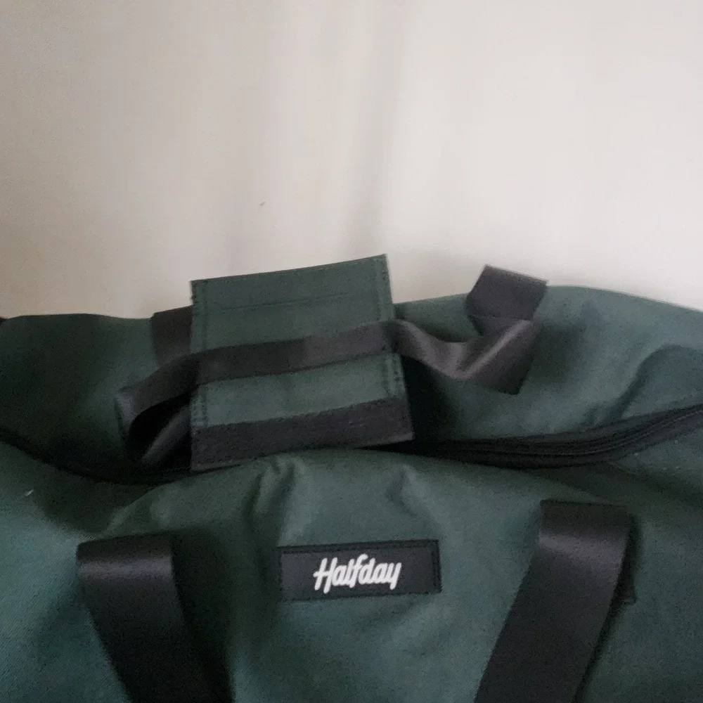 Halfday Garment Duffel Travel Bag Green Carry On Suit Garment Weekender 24